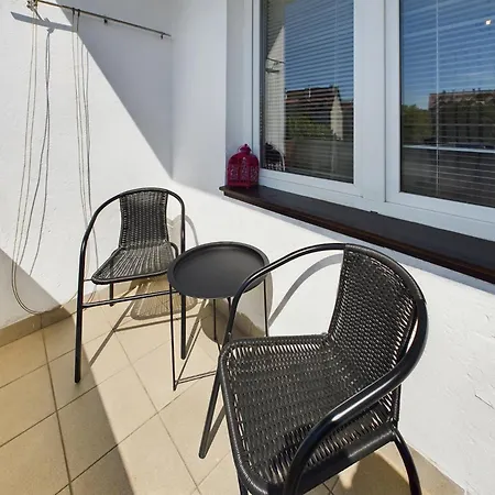 Apartmán Beautiful For 6 People Located 550 M From The By Renters
