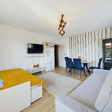 Apartmán Beautiful For 6 People Located 550 M From The By Renters *