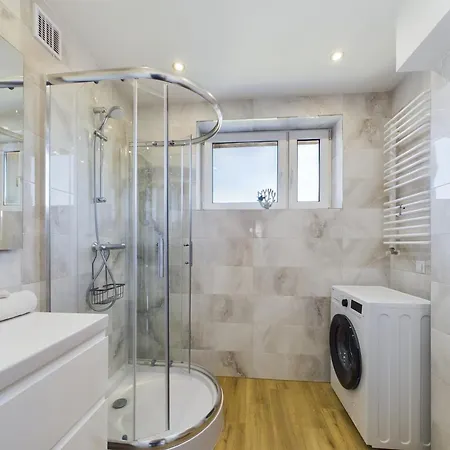 Beautiful For 6 People Located 550 M From The By Renters