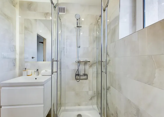 Beautiful For 6 People Located 550 M From The By Renters