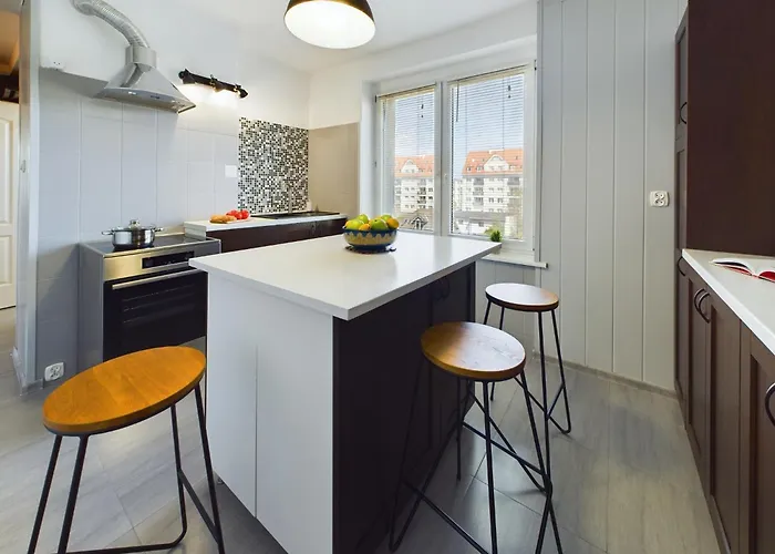 Beautiful For 6 People Located 550 M From The By Renters 公寓 格但斯克