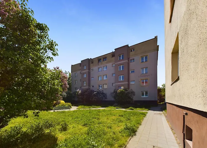 Beautiful For 6 People Located 550 M From The By Renters * 格但斯克